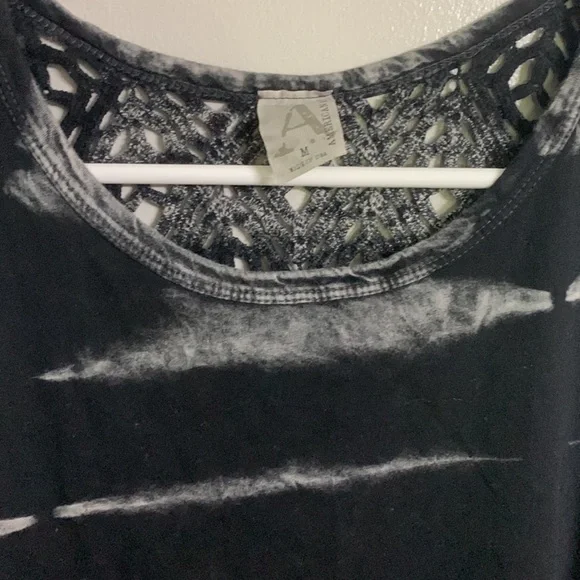 Black tie dye sleeveless top - Picture 3 of 5